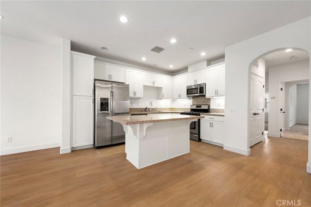 506 S Melrose St - Photo 5 of 36