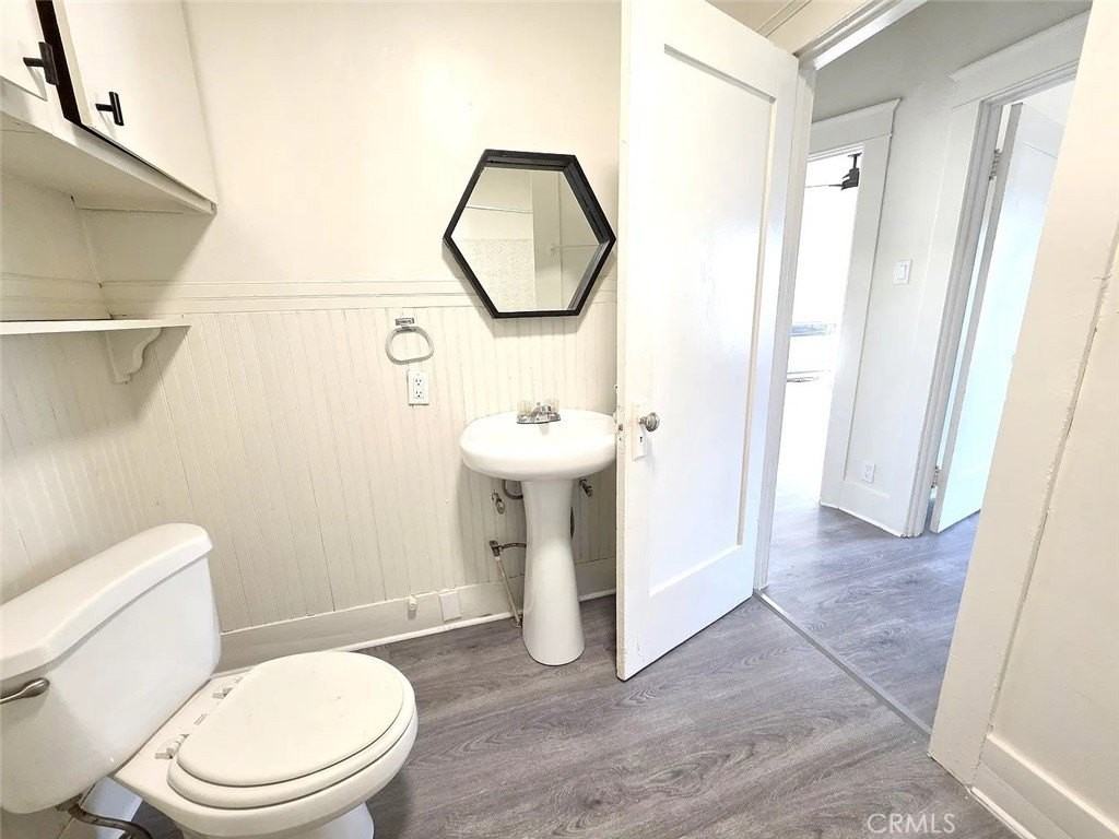 521 N Pomona Ave - Photo 3 of 6
