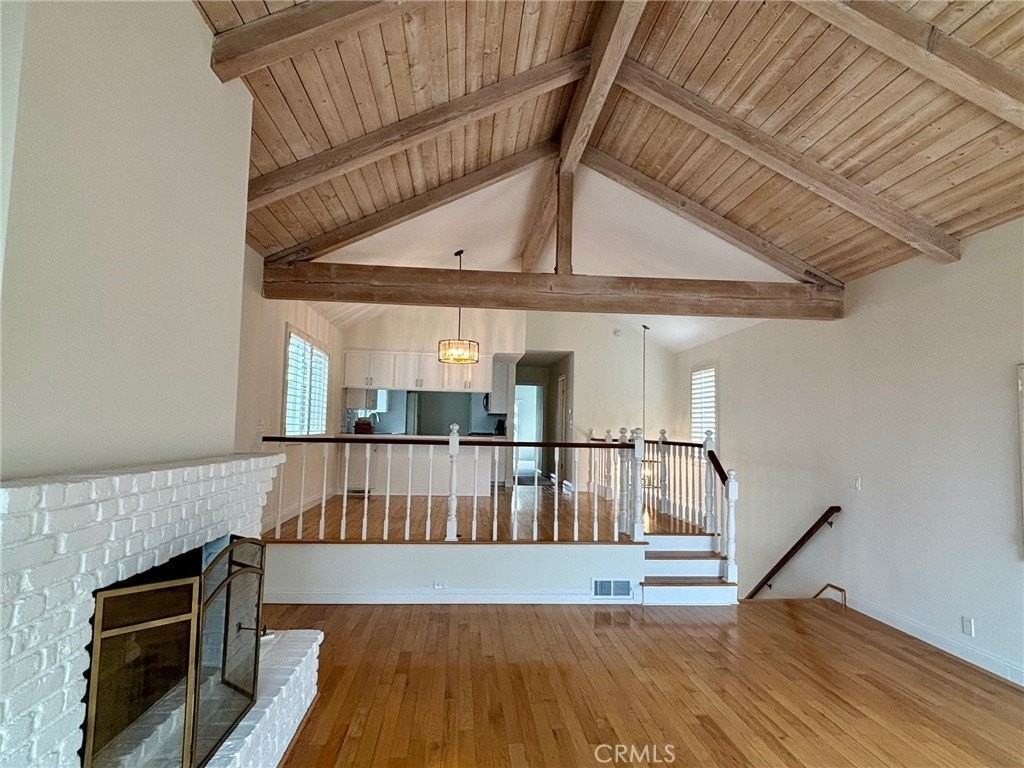 2044 Prospect Ave - Photo 4 of 16