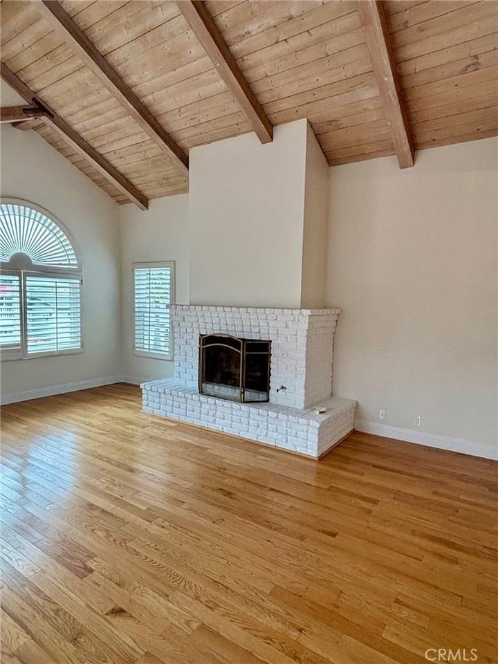2044 Prospect Ave - Photo 5 of 16
