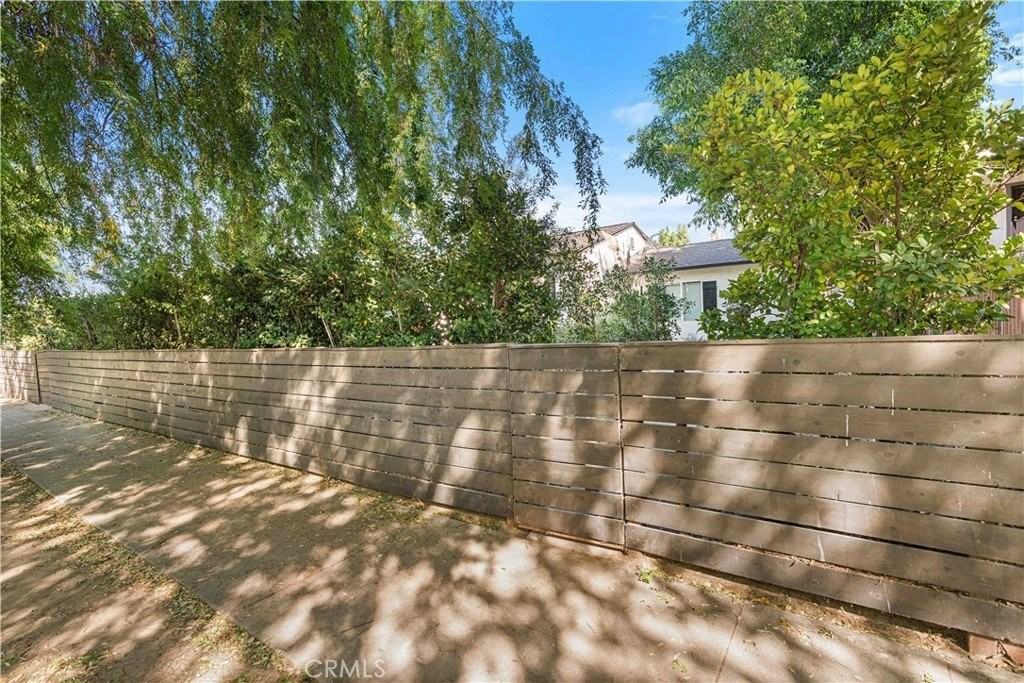 6512 Coldwater Canyon Ave - Photo 2 of 25
