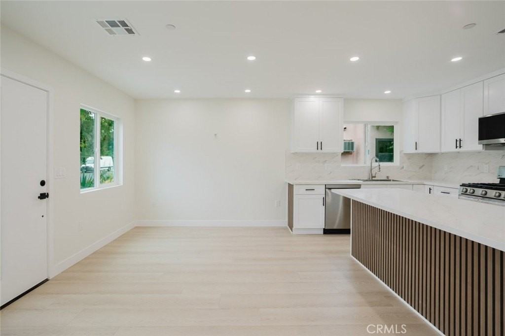 5740 Beck Ave - Photo 3 of 37