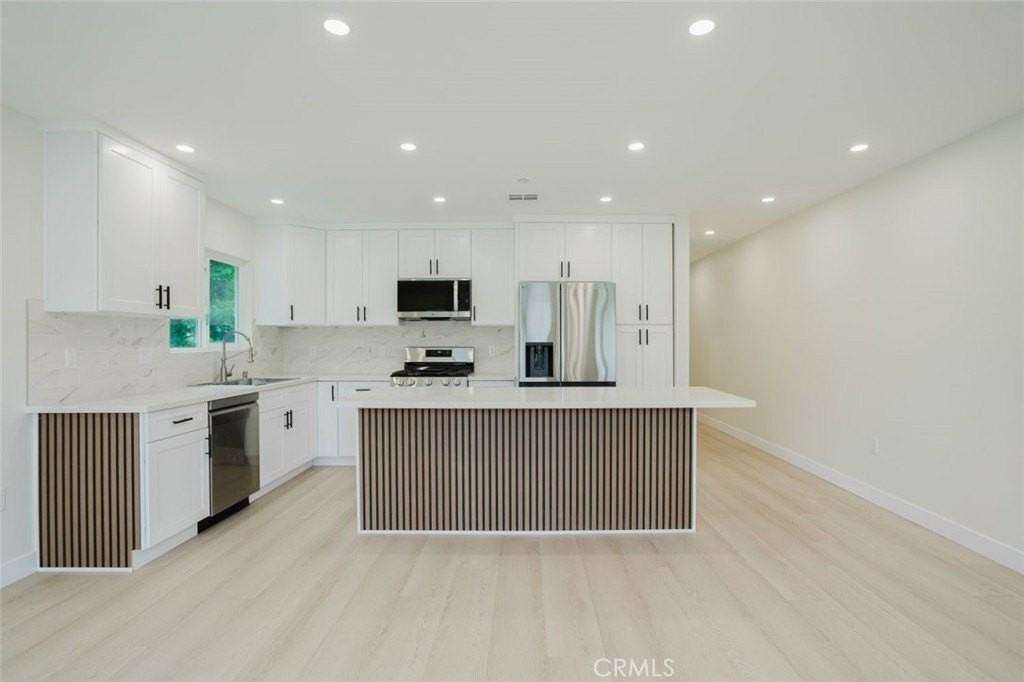 5740 Beck Ave - Photo 4 of 37