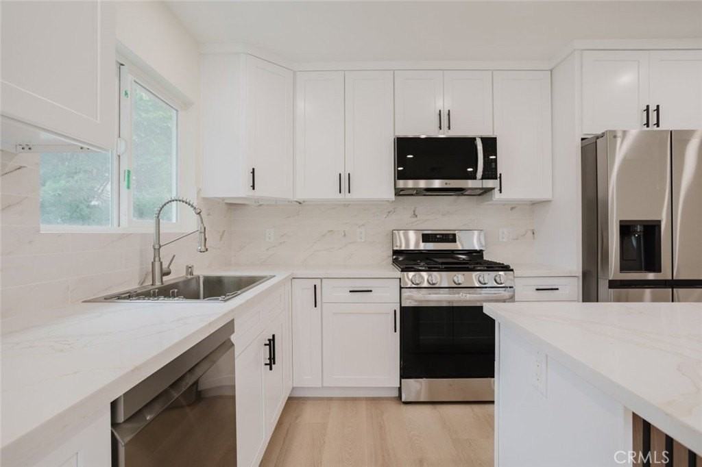5740 Beck Ave - Photo 6 of 37