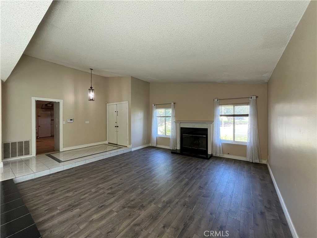 2534 Roxy St - Photo 3 of 18