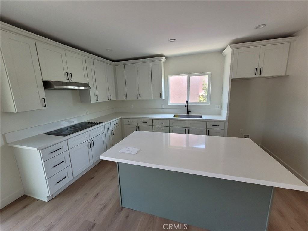11864 Borden Ave - Photo 4 of 21
