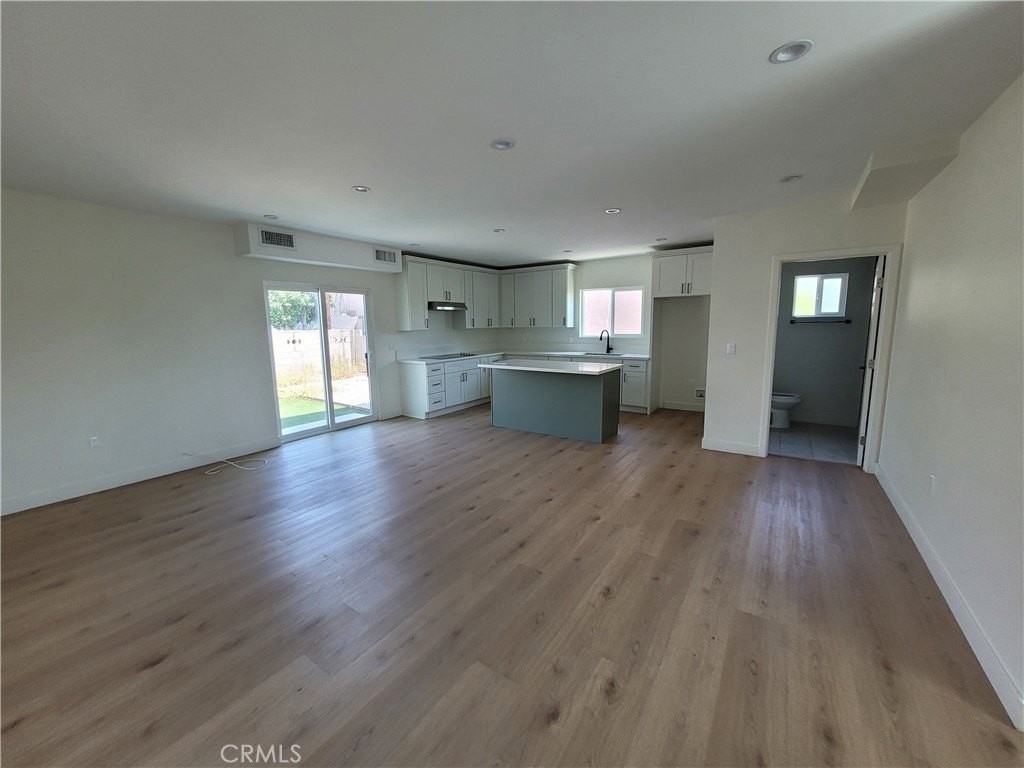 11864 Borden Ave - Photo 6 of 21