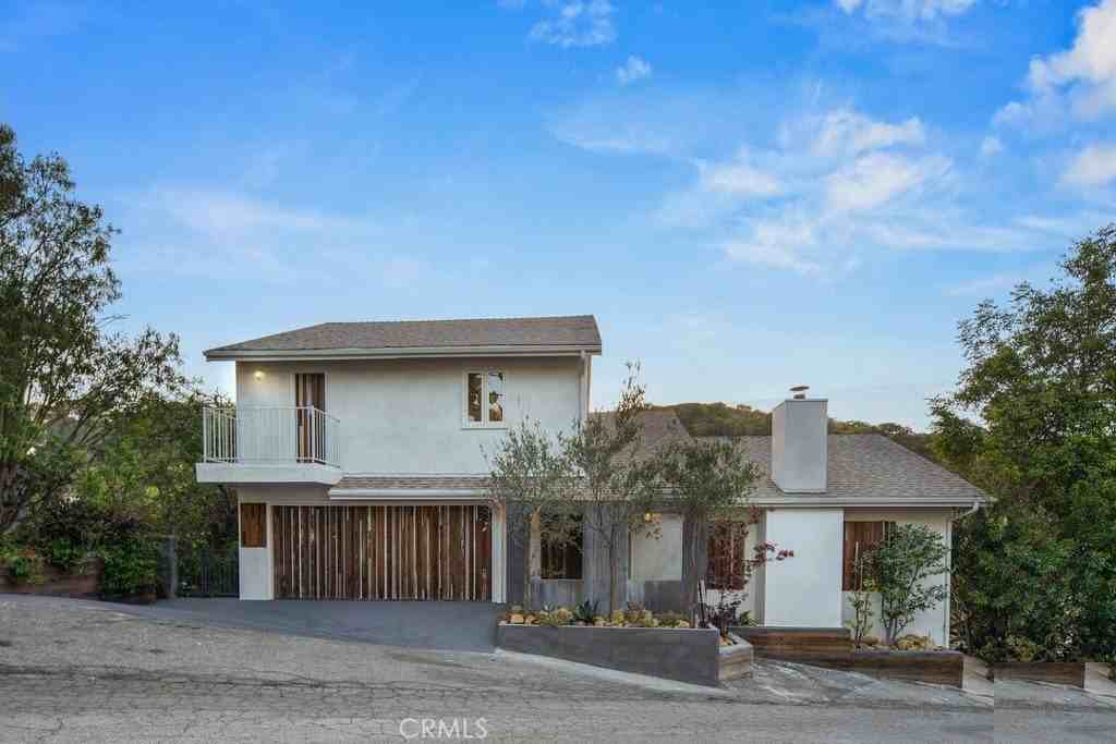 2205 Beech Knoll Rd - Photo 2 of 25