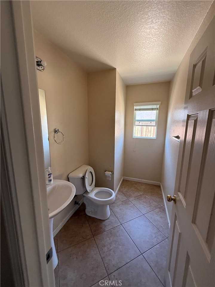 33072 Gypsum St - Photo 5 of 20