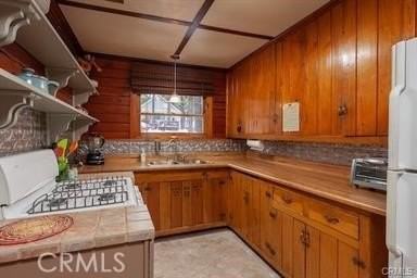 301 E Barker Blvd - Photo 6 of 24