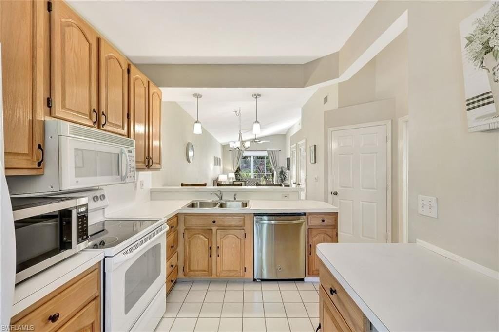 8228 Twelve Oaks Cir #323 - Photo 7 of 26