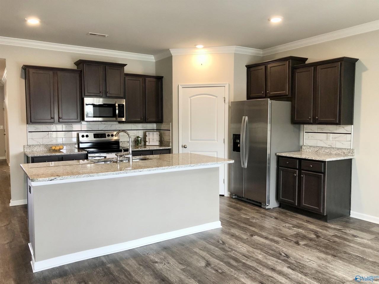 14604 London Ln - Photo 4 of 20