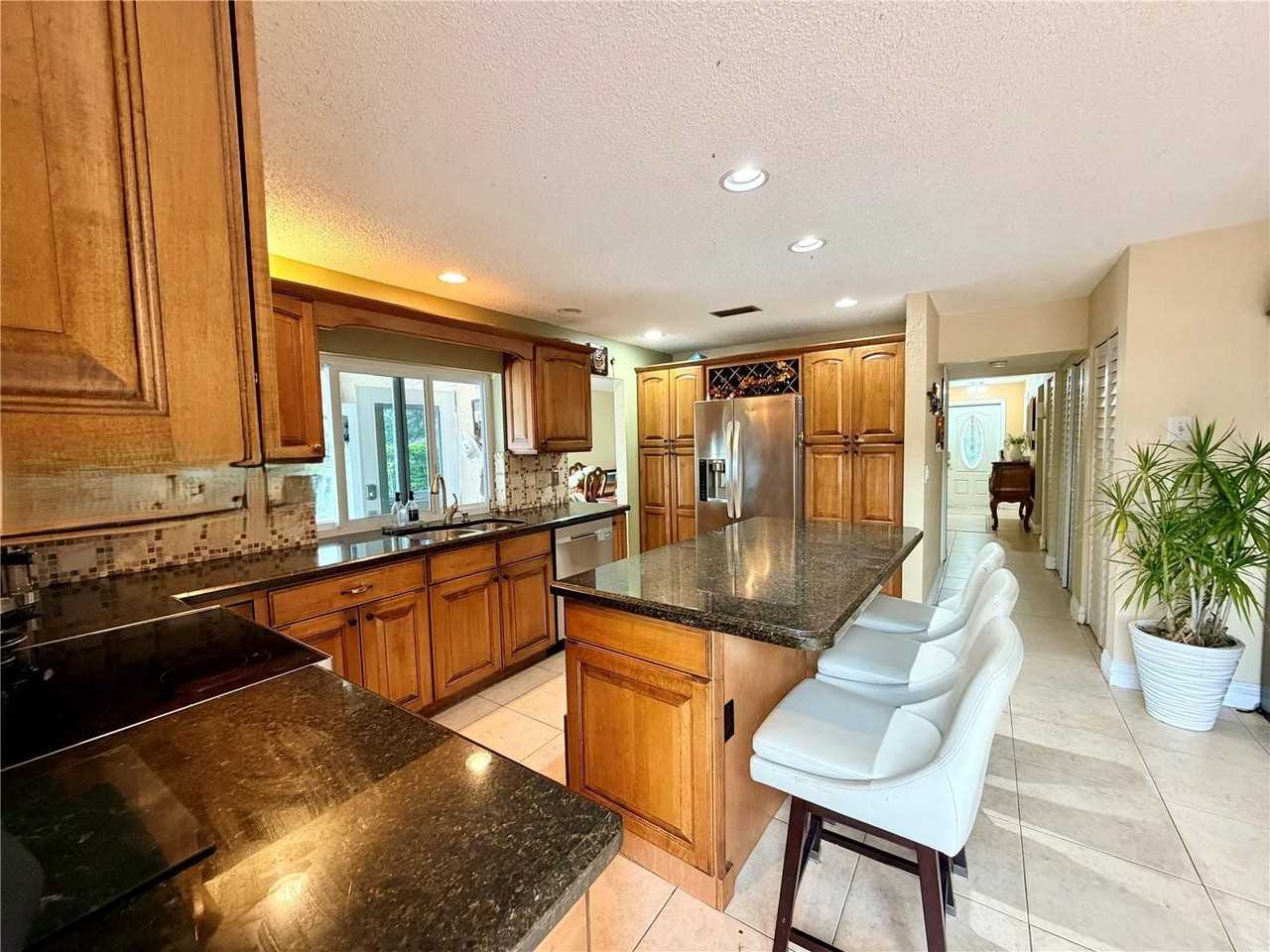 2865 Begonia Way - Photo 4 of 5