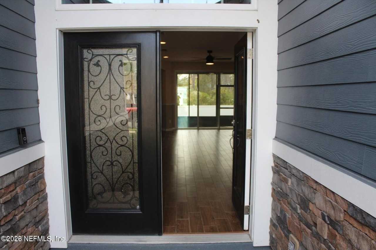 81051 Leeside Ct - Photo 2 of 30