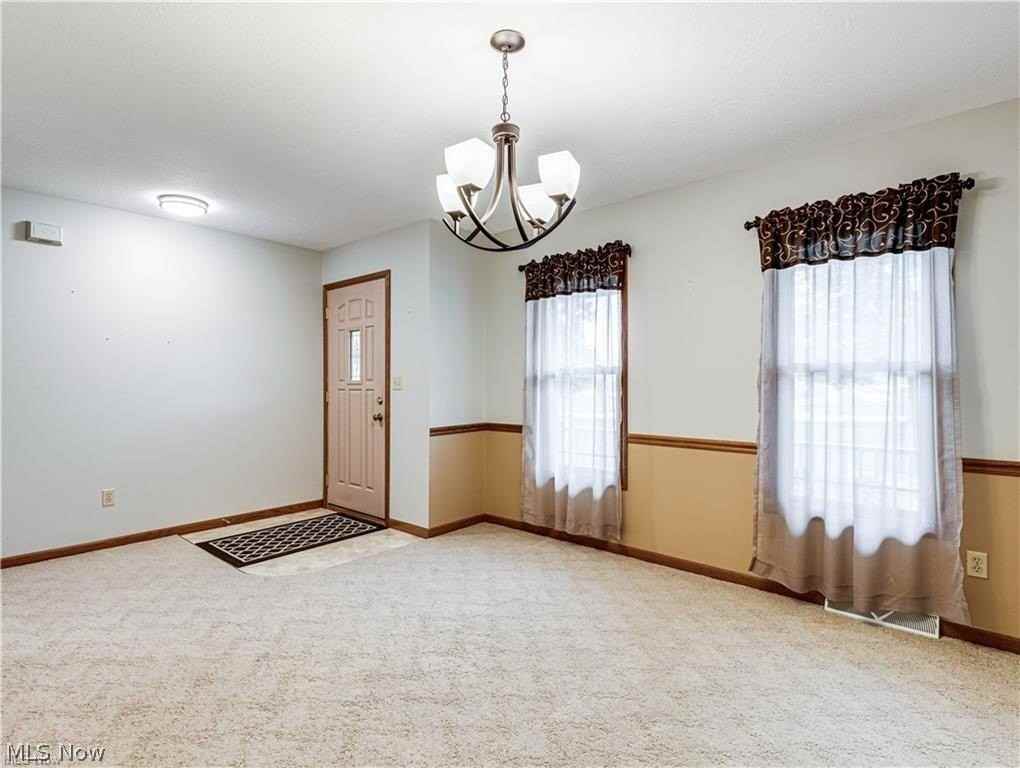 893 West St - Photo 5 of 33