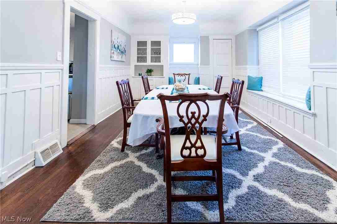 10605 Ashbury Ave - Photo 5 of 23