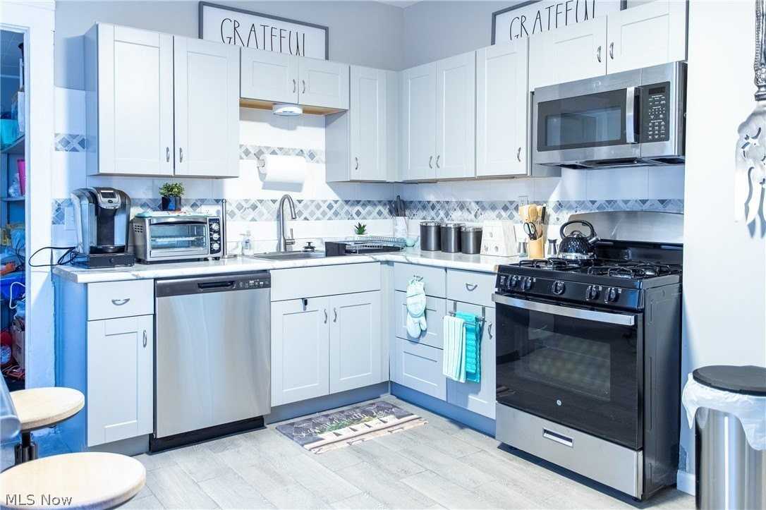 10605 Ashbury Ave - Photo 7 of 23