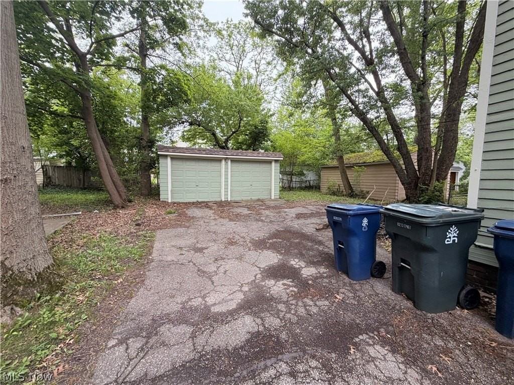 3430 Beechwood Ave - Photo 3 of 36