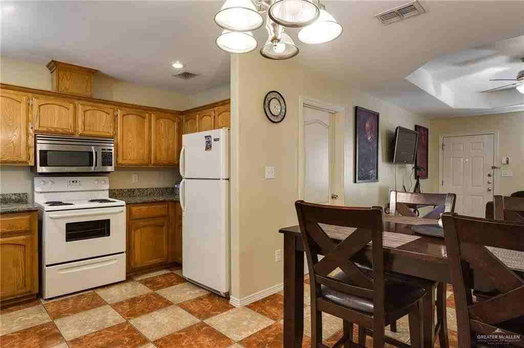 2010 Bahamas Dr #3 - Photo 7 of 15