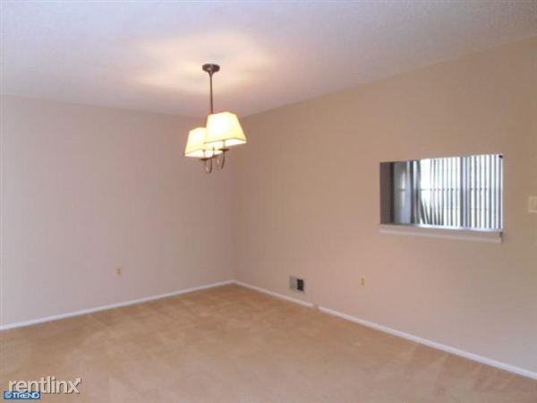 7 Wosniak Ct - Photo 3 of 10