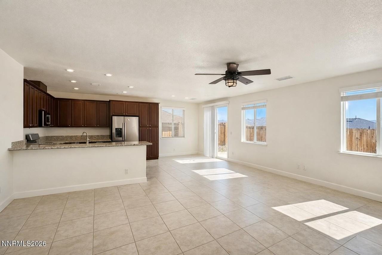 1106 Lahontan Dr - Photo 3 of 9
