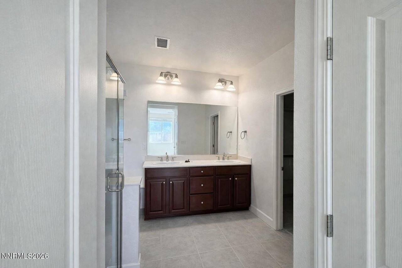 1106 Lahontan Dr - Photo 5 of 9