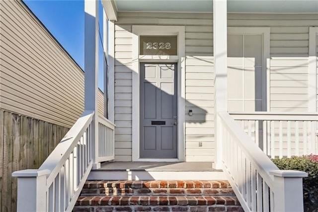 2328 Valence St - Photo 3 of 25