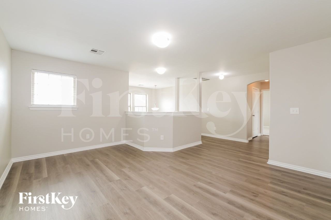 10220 Nw 24th Ter - Photo 7 of 19