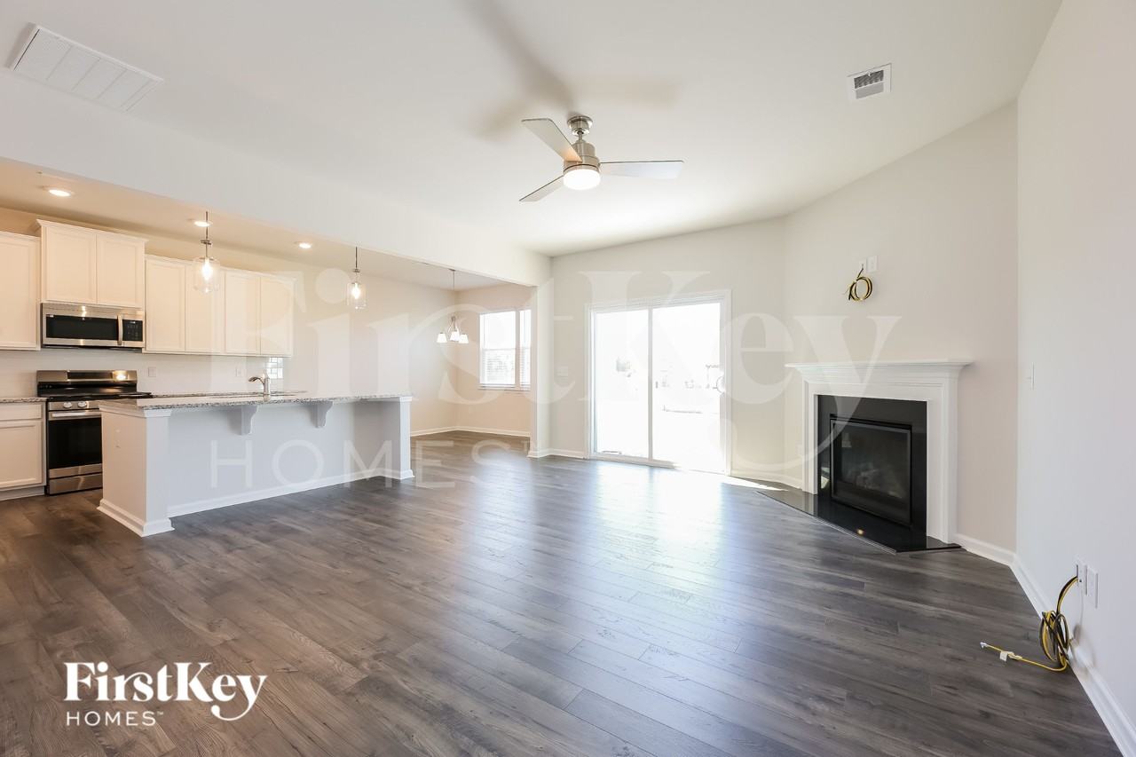 613 Goldburn Way - Photo 3 of 15