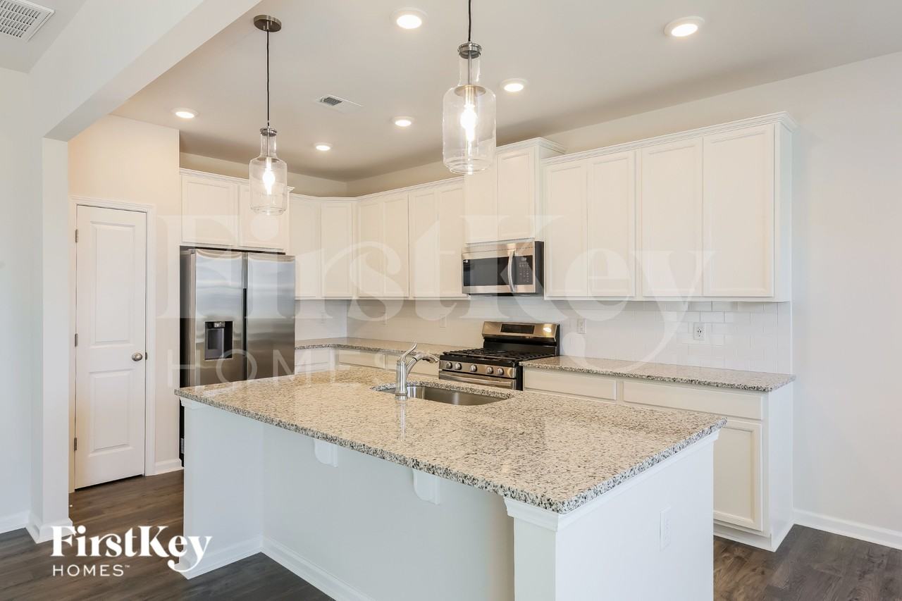 613 Goldburn Way - Photo 6 of 15