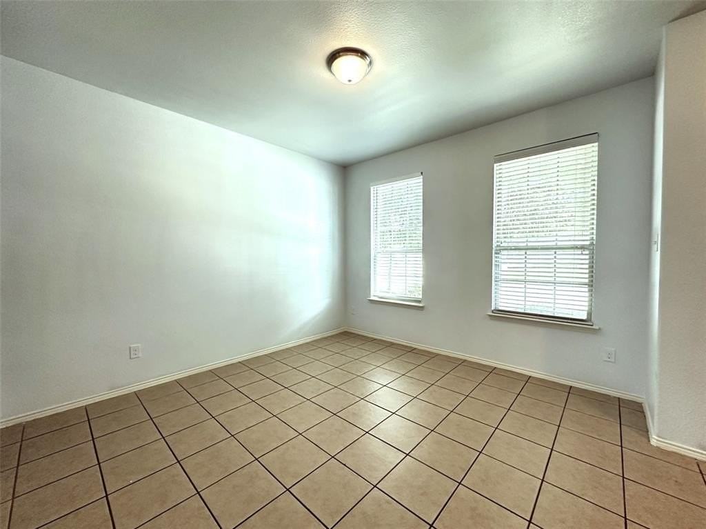 5017 Spyglass Hill Ln - Photo 3 of 26