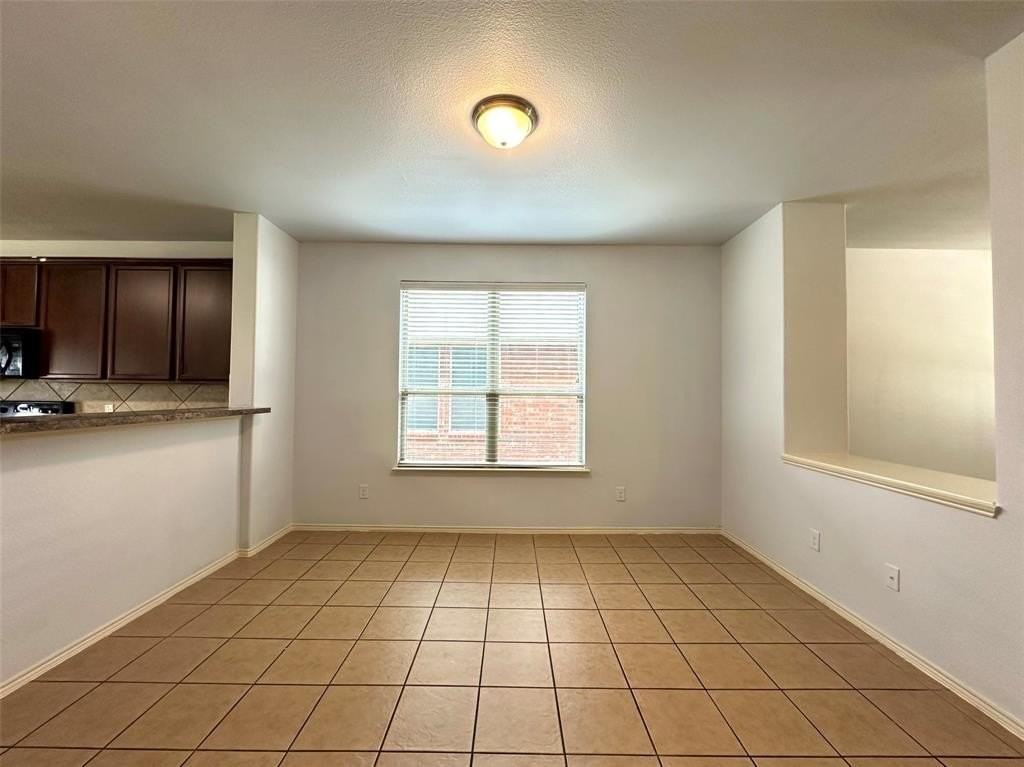 5017 Spyglass Hill Ln - Photo 5 of 26