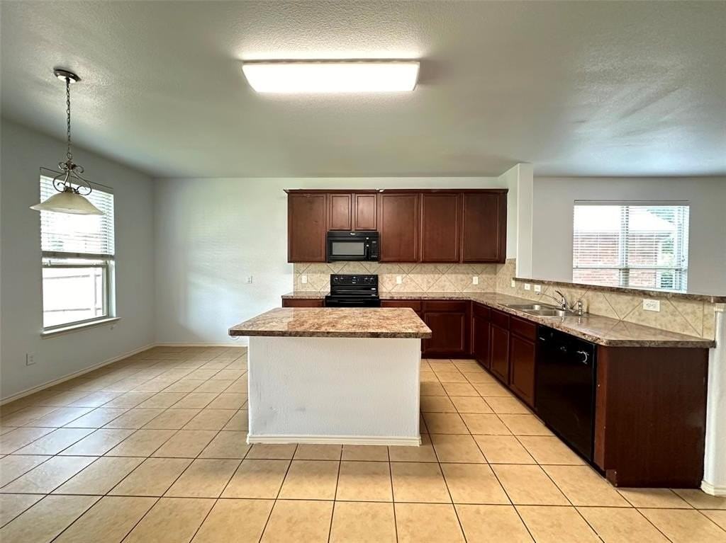 5017 Spyglass Hill Ln - Photo 6 of 26