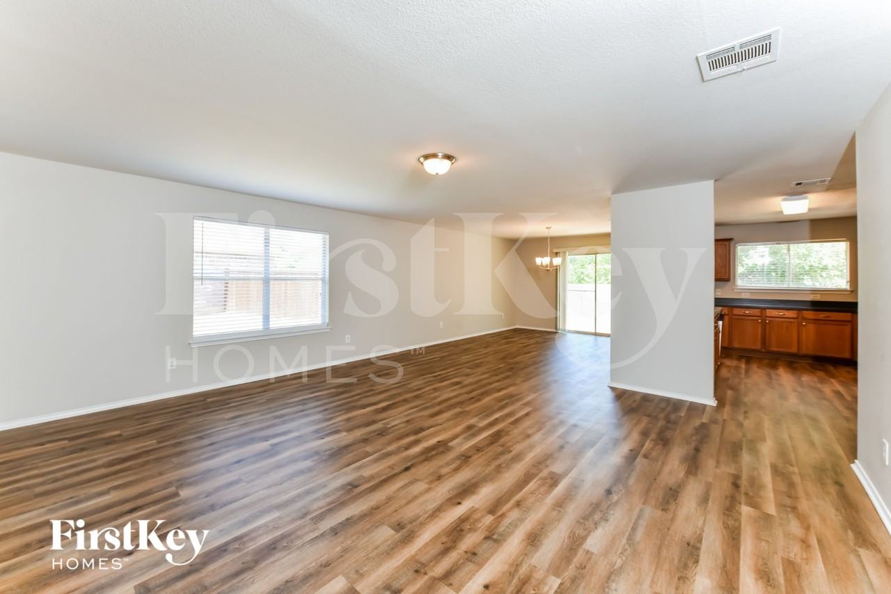 8036 Autumn Creek Trl - Photo 2 of 16