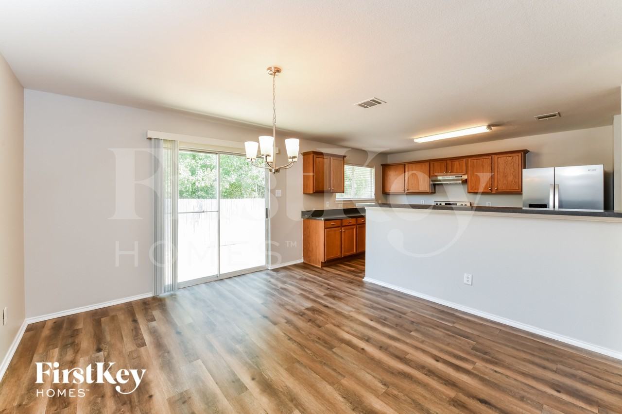 8036 Autumn Creek Trl - Photo 5 of 16