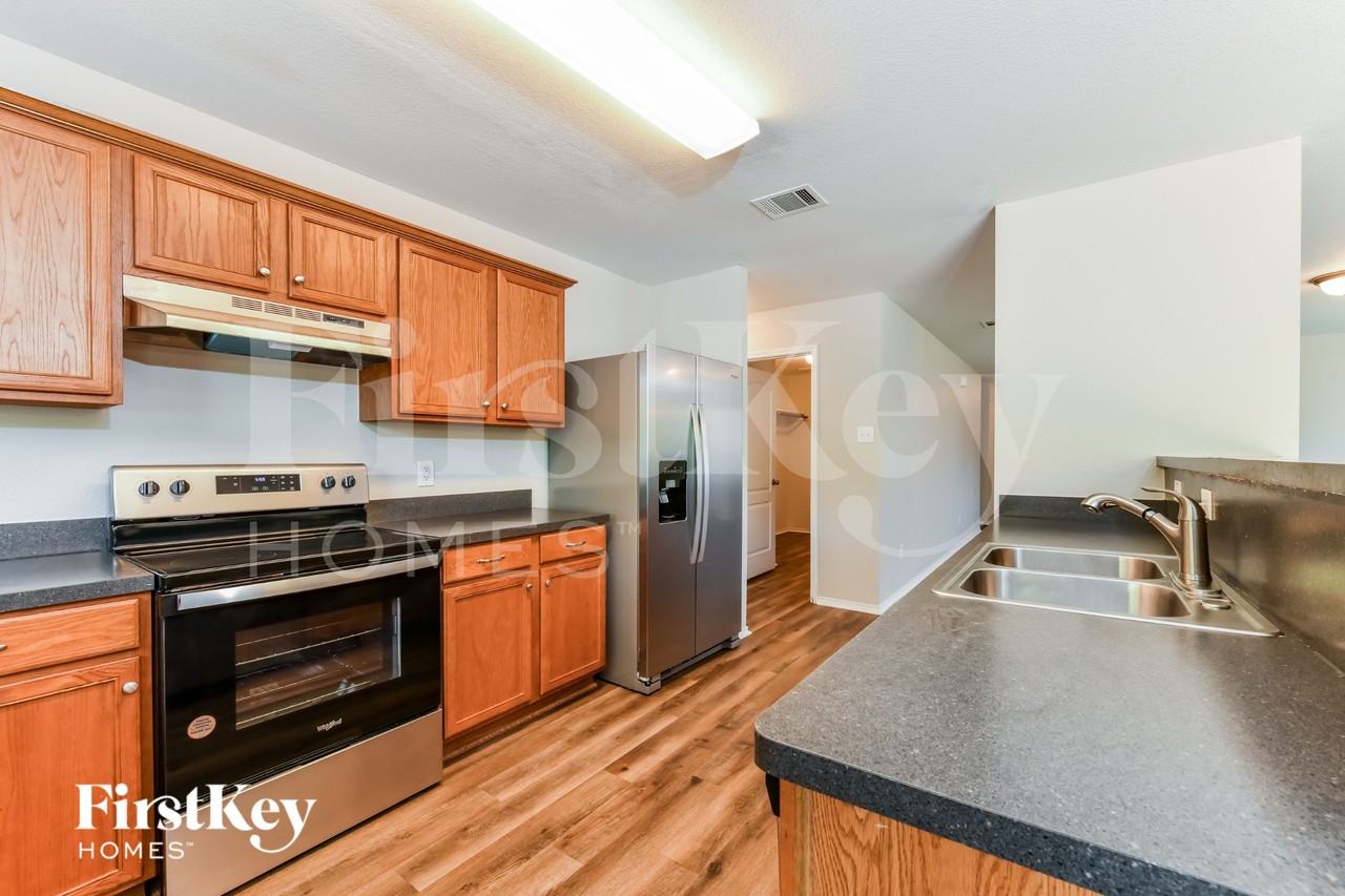 8036 Autumn Creek Trl - Photo 7 of 16
