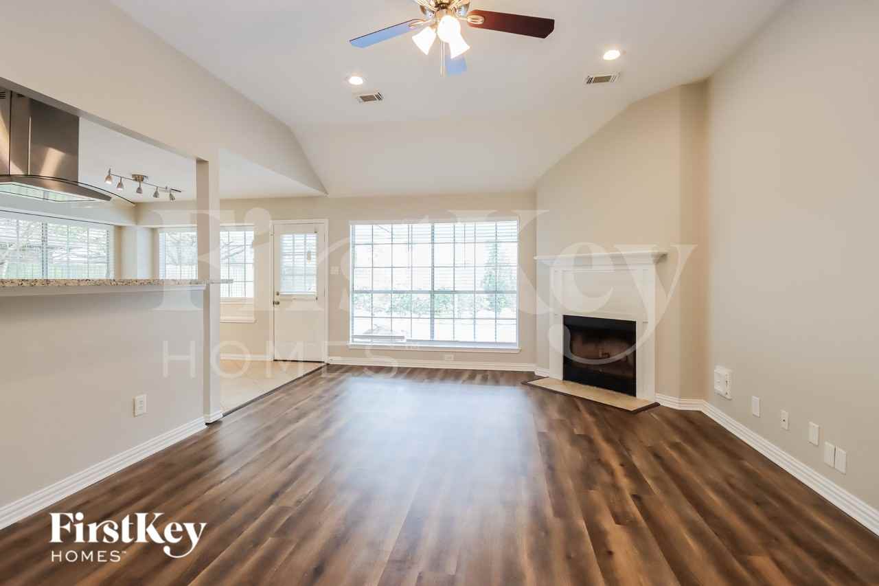 18811 Singing Woods Dr - Photo 2 of 16