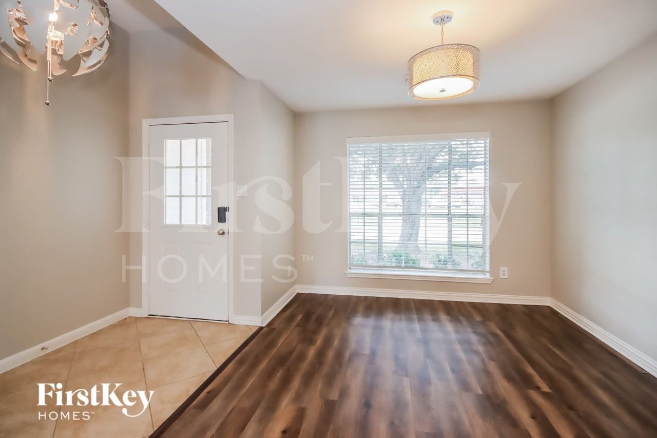 18811 Singing Woods Dr - Photo 4 of 16