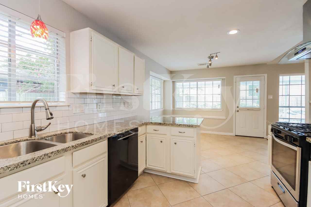18811 Singing Woods Dr - Photo 6 of 16