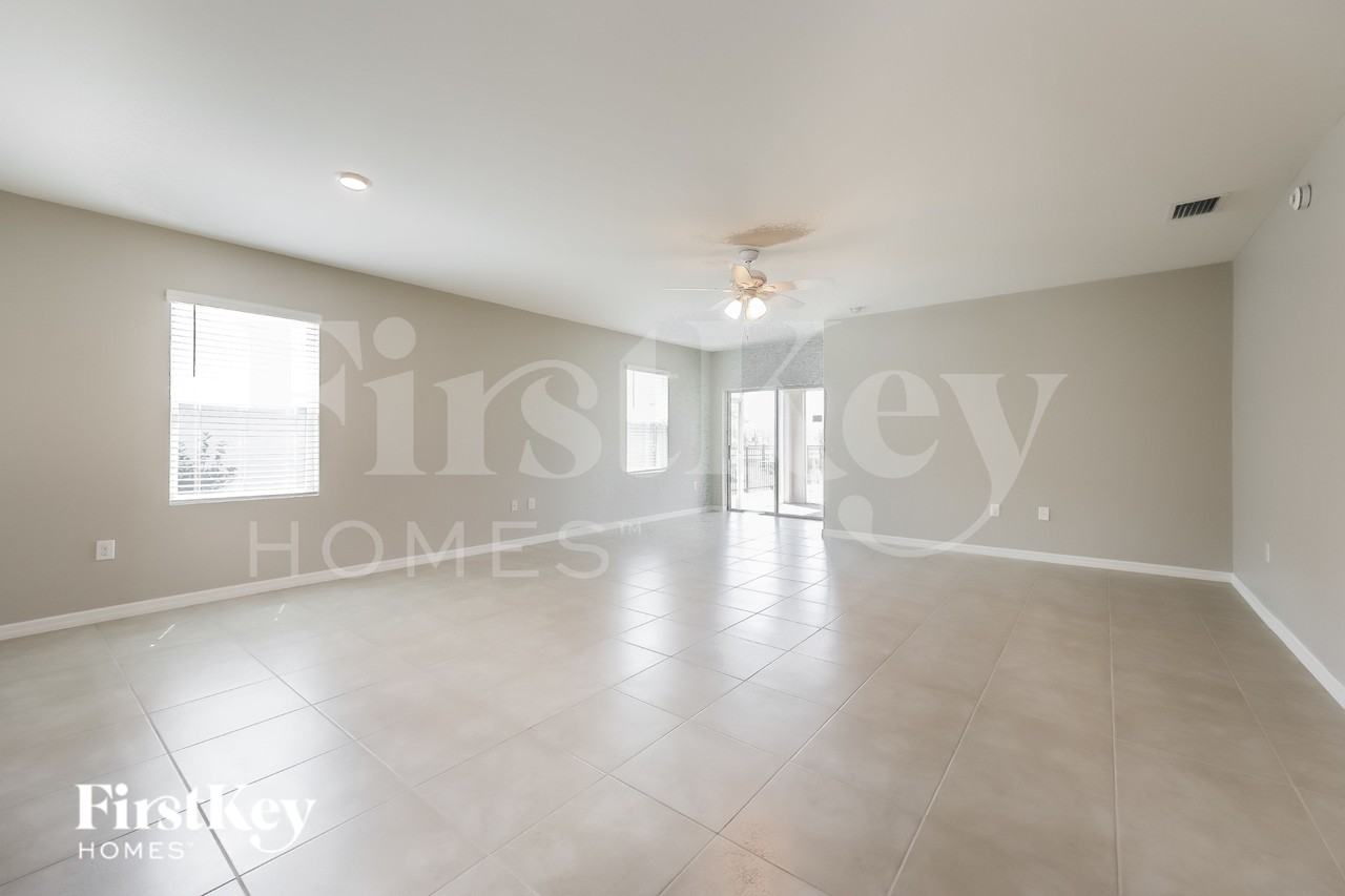 27993 Arrowhead Cir - Photo 3 of 16
