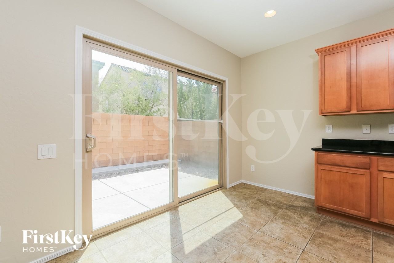 9048 Salvatore St - Photo 4 of 15