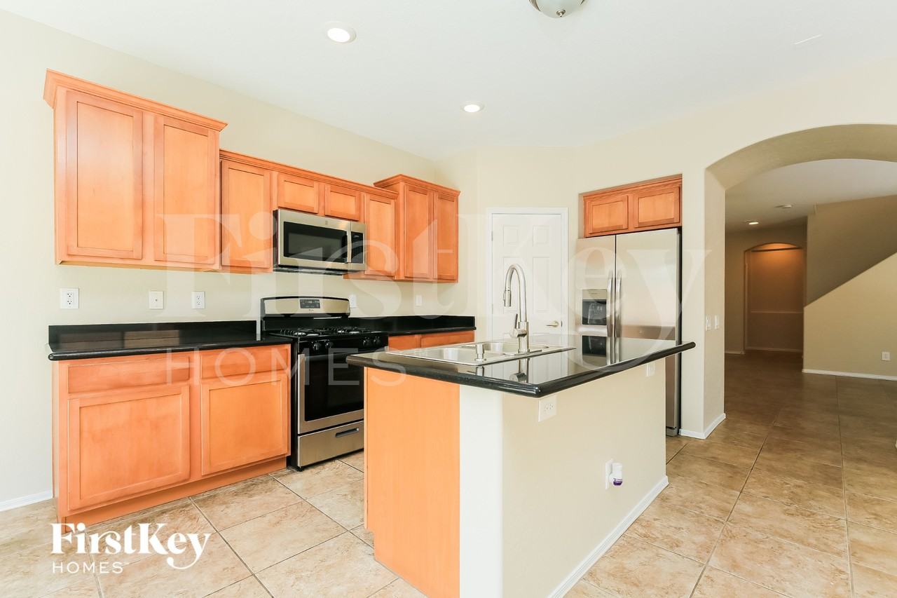 9048 Salvatore St - Photo 5 of 15