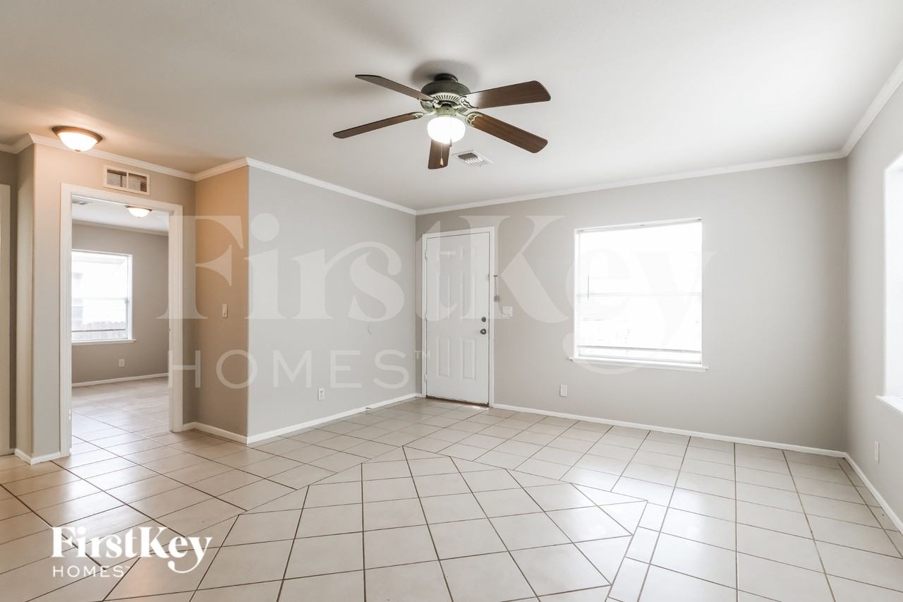 21327 Cherry Canyon Ln - Photo 4 of 17