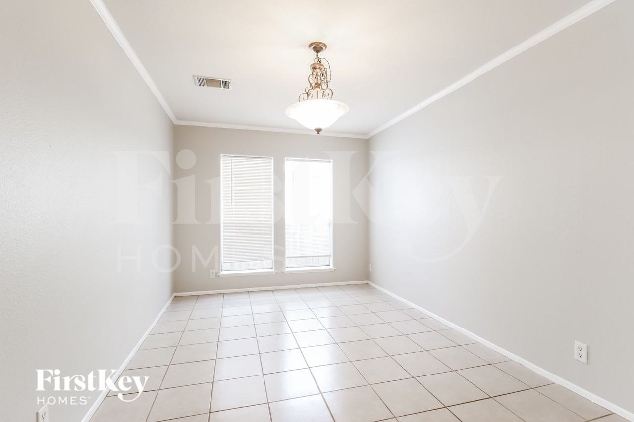21327 Cherry Canyon Ln - Photo 5 of 17