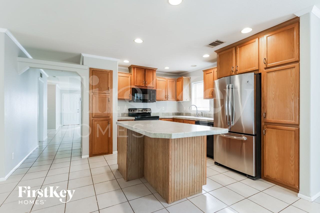 21327 Cherry Canyon Ln - Photo 7 of 17