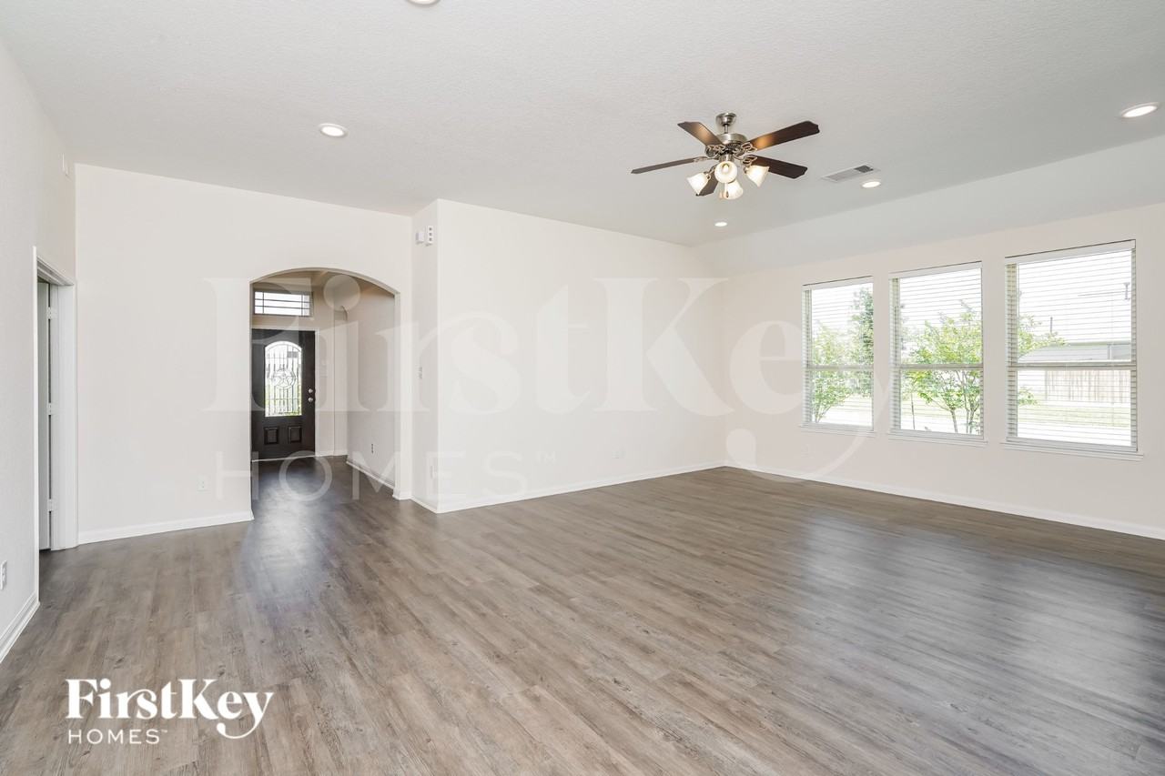 118 White Wing Ln - Photo 3 of 17