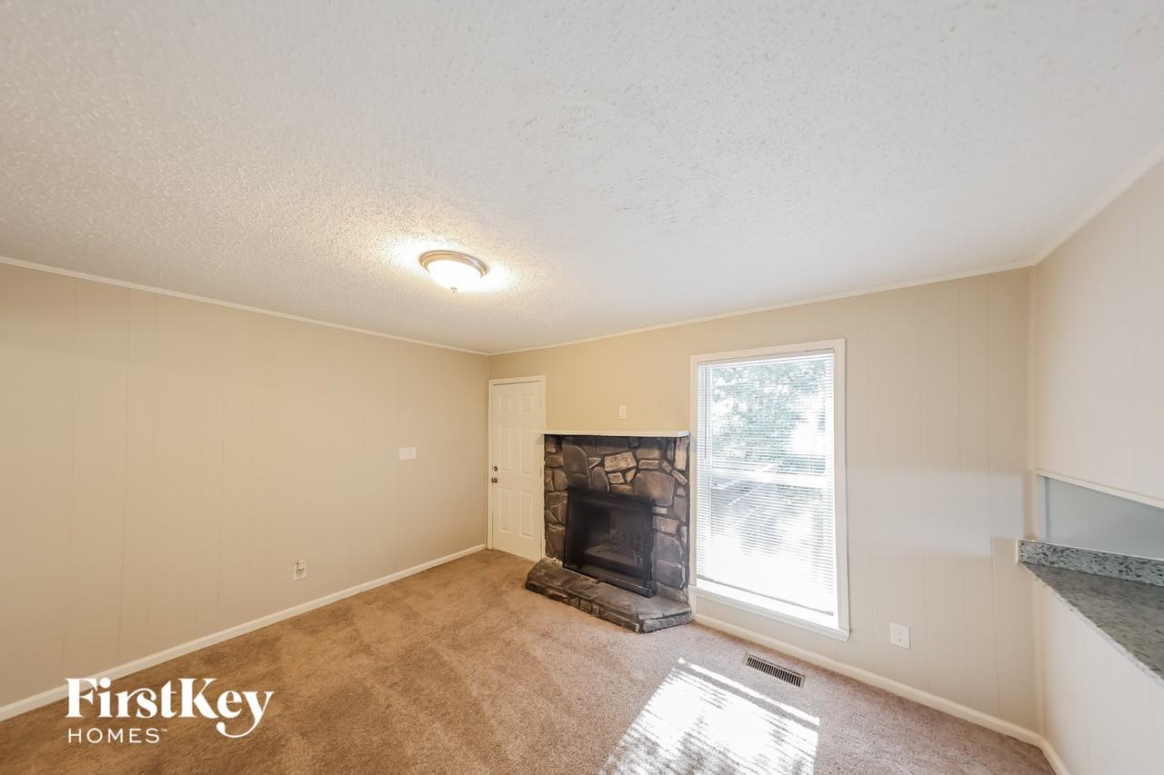 8263 Country Cir - Photo 3 of 15