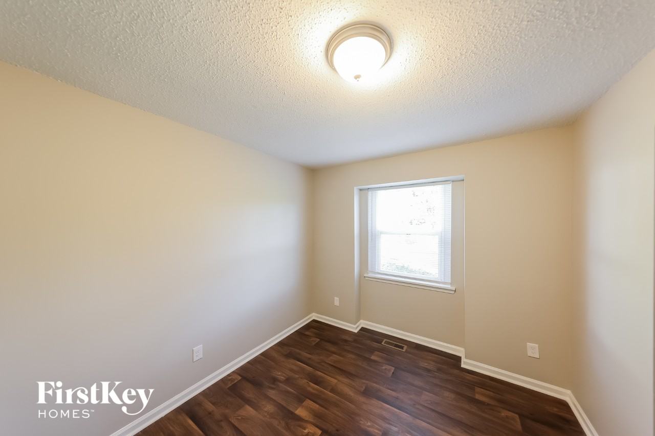 8263 Country Cir - Photo 4 of 15