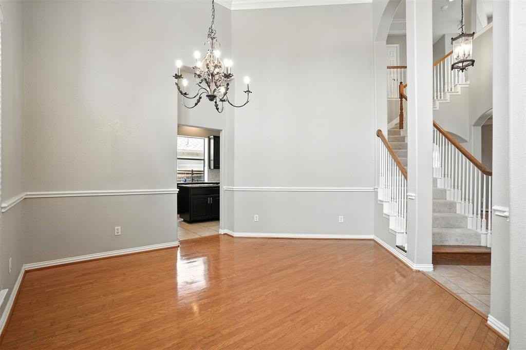 8220 Holliday Rd - Photo 7 of 40