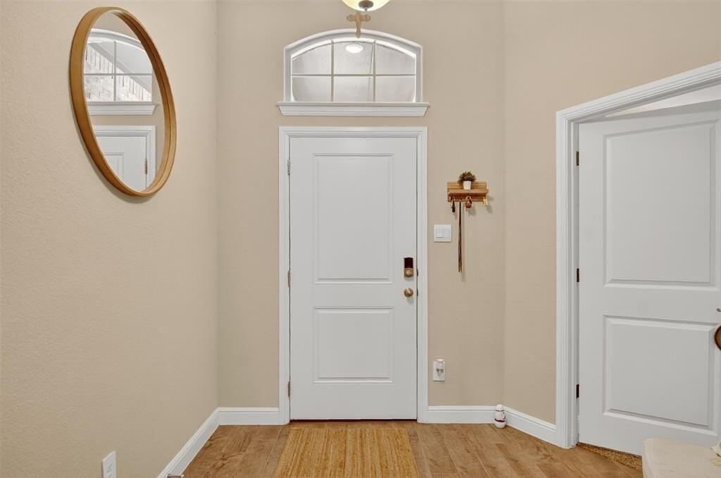 15536 Halstead Ln - Photo 5 of 28